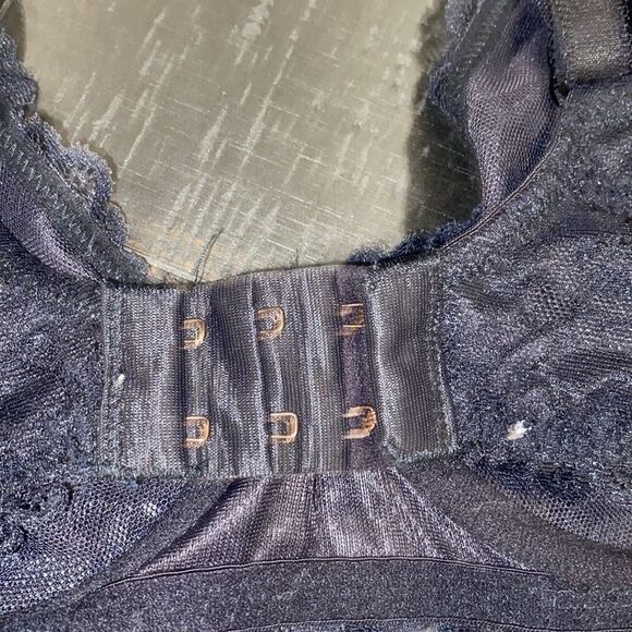 Savage X Fenty Black Underwire Lace Adjustable Strap Bra - Picture 5 of 8